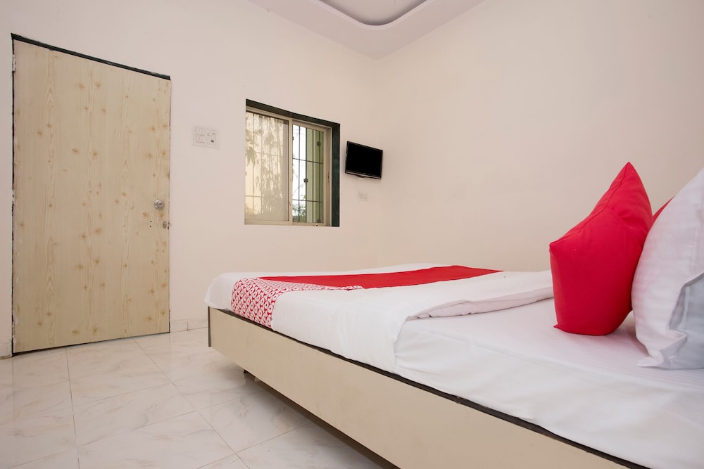 oyo 28363 hotel sai icon residency