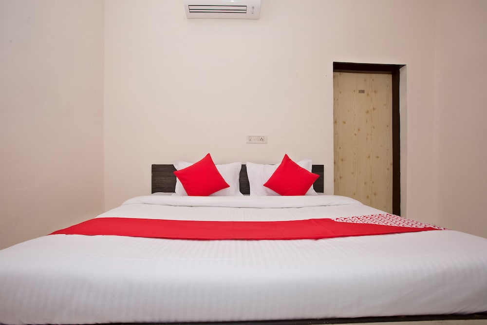 oyo 28363 hotel sai icon residency
