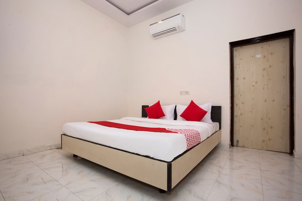 oyo 28363 hotel sai icon residency