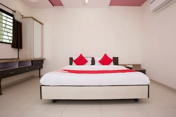 oyo 28363 hotel sai icon residency