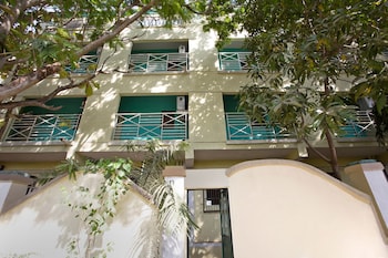 oyo 28363 hotel sai icon residency