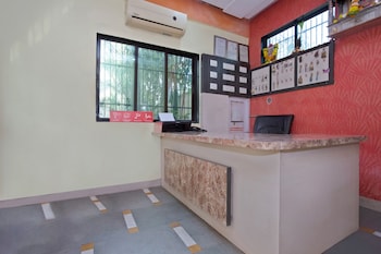 oyo 28363 hotel sai icon residency