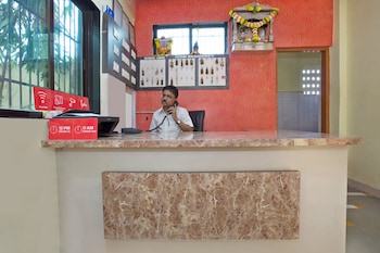 oyo 28363 hotel sai icon residency