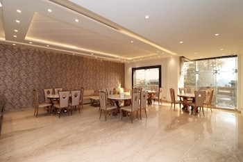 c pearls hotel and banquet