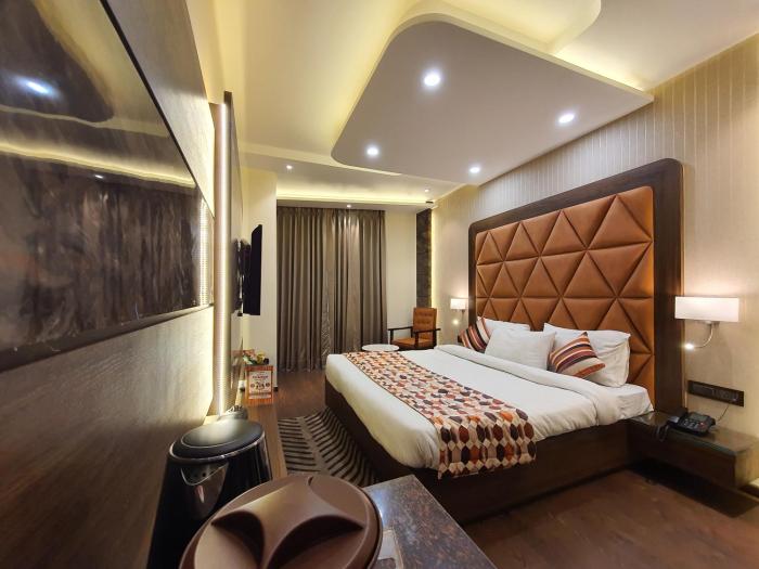 Hotel Makhan Residency,Jallianwala Bagh,3 star