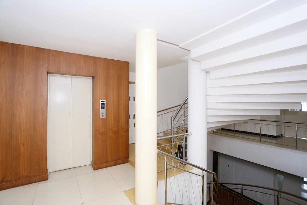 capital o 19742 hotel dona castle