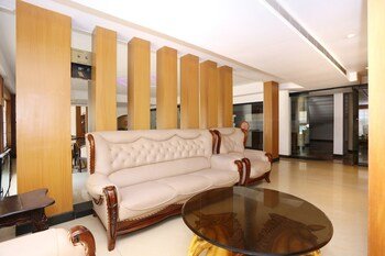 capital o 19742 hotel dona castle