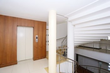 capital o 19742 hotel dona castle