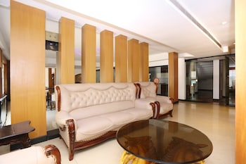 capital o 19742 hotel dona castle