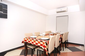 capital o 19742 hotel dona castle