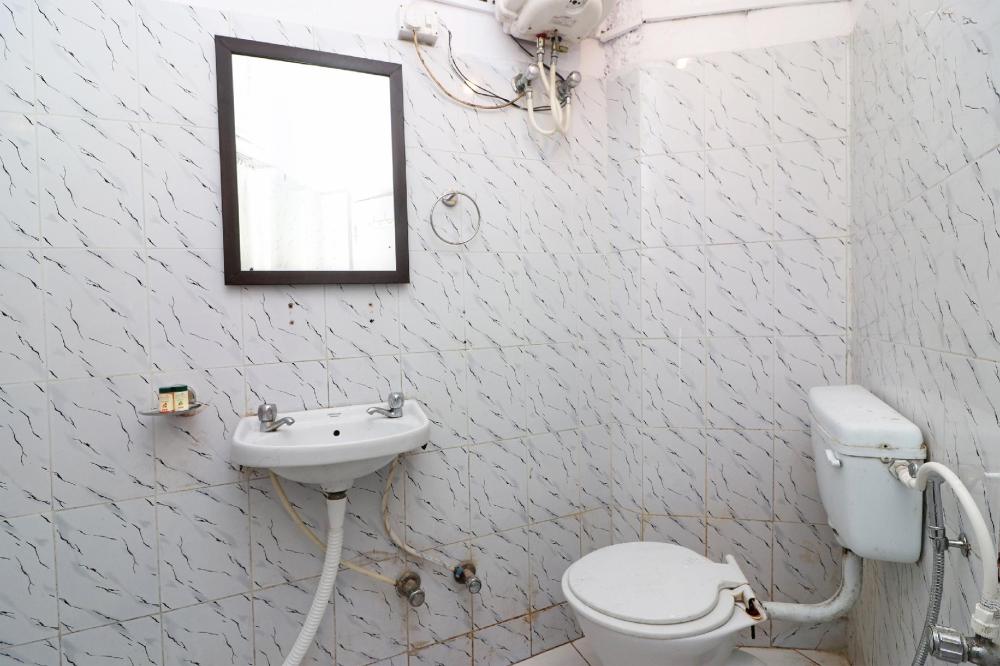 hotel anand plaza by oyo