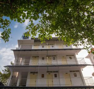 Gems 9 Airport Hotel,Ernakulam>>Chempu,3 star
