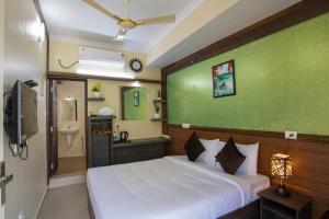 Gems 9 Airport Hotel,Ernakulam>>Chempu,3 star