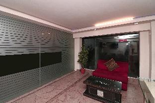 Oyo22734 Hotel Aarav 94,Opp Hotel Radisson Blue, Sch94,3 star