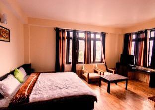 Pine Village Retreat,Kaluk>>Geyzing,3 star