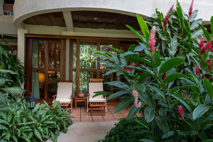 capitan suizo beachfront boutique hotel