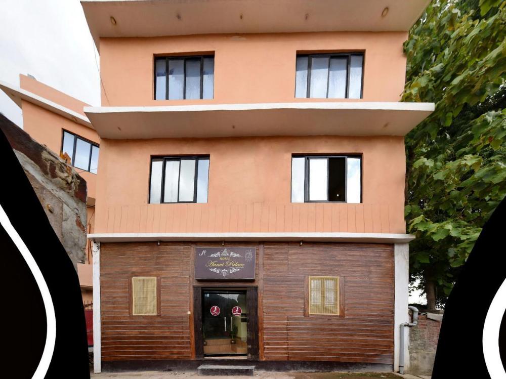 aanvi palace by oyo rooms
