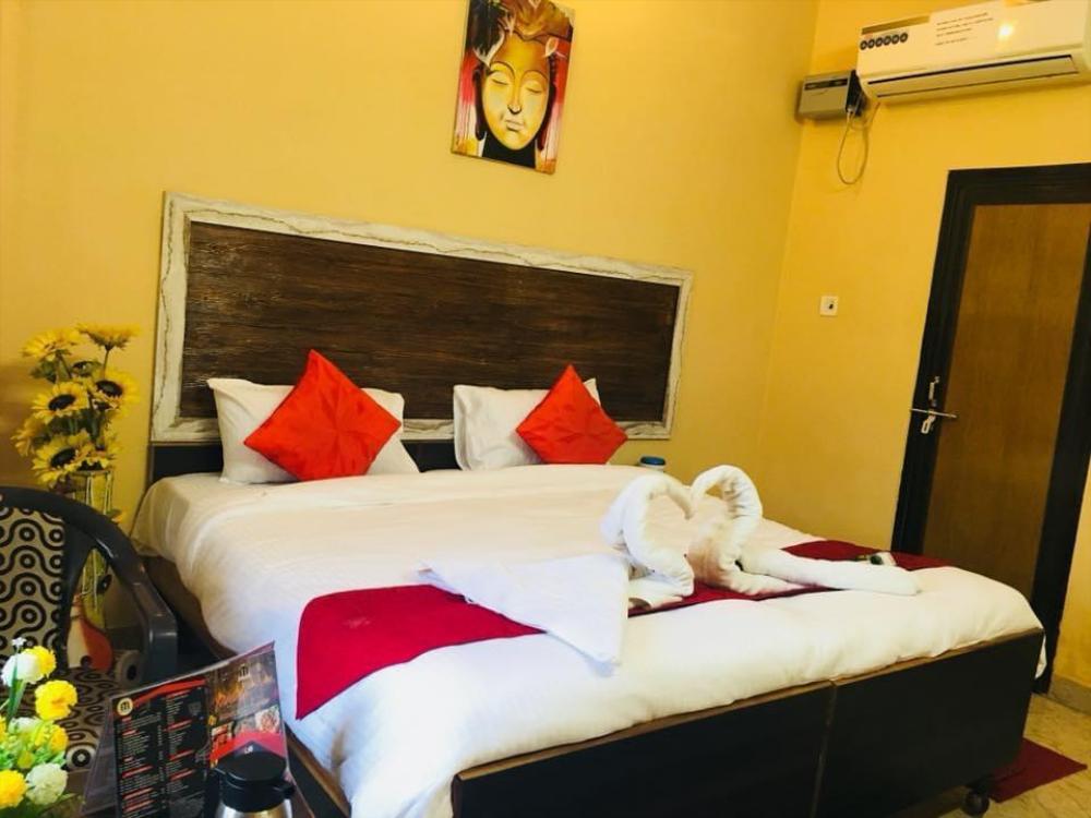 aanvi palace by oyo rooms