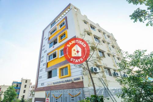 oyo 28119 omkar global inn