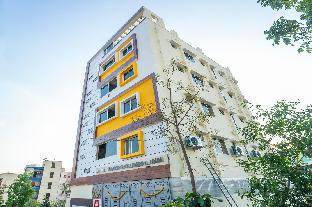 oyo 28119 omkar global inn
