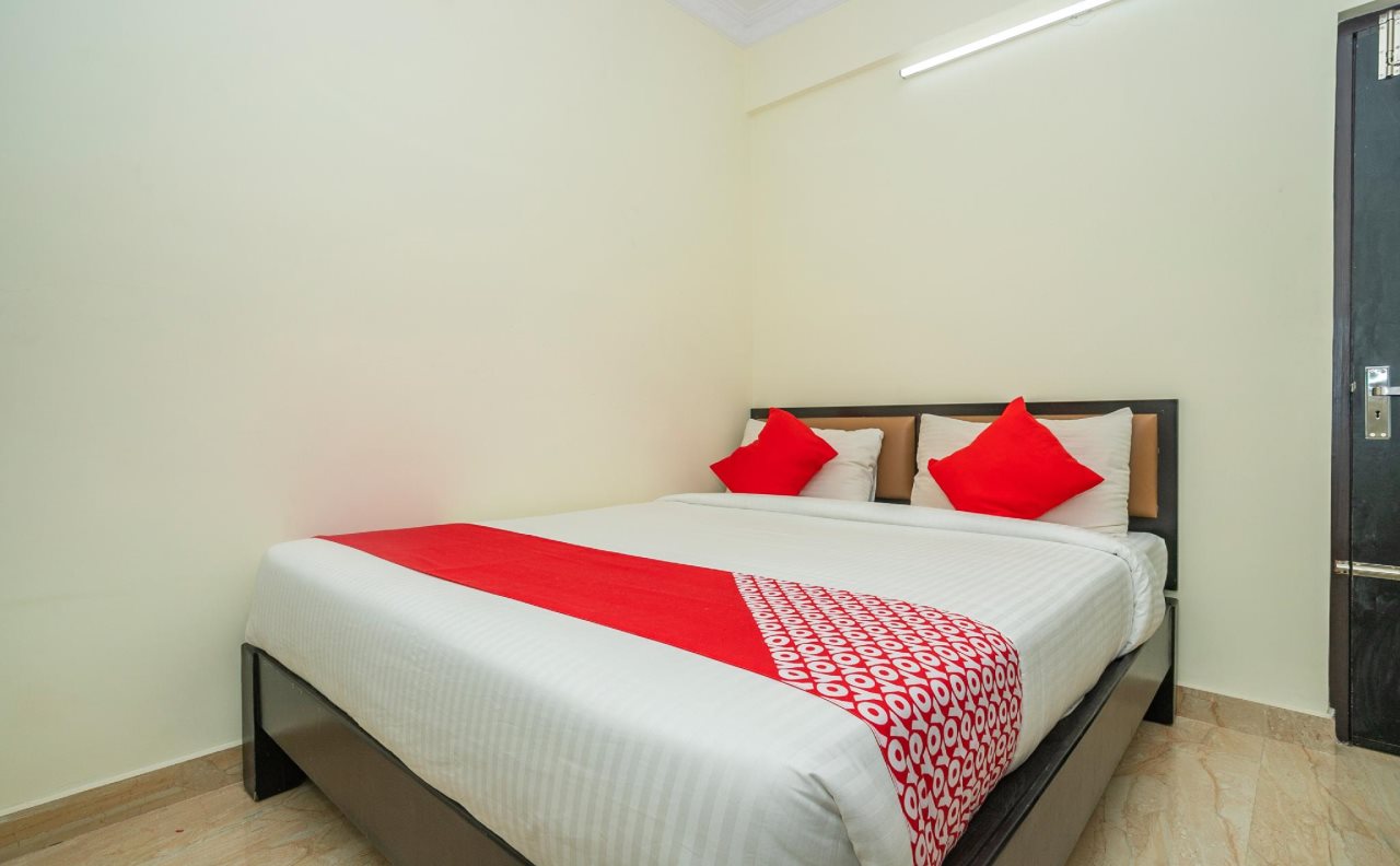 oyo 28119 omkar global inn