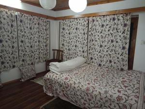 Hakeem Homestay,Pahalgam>>Anantnag,1 star