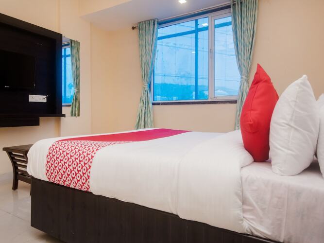 hotel arya residency rabale