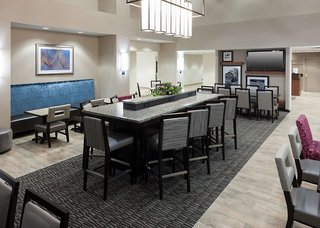 hampton inn and suites davenport