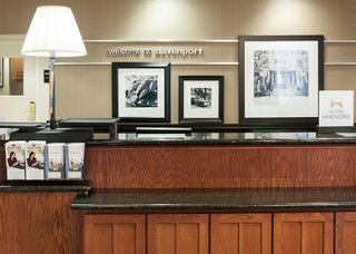 hampton inn and suites davenport