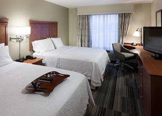 hampton inn and suites davenport
