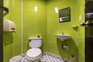 ayenda 1122 victoria