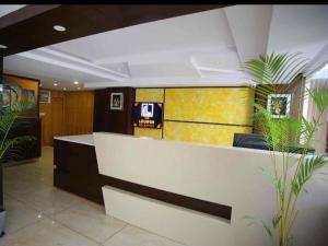 the lounge business hotel