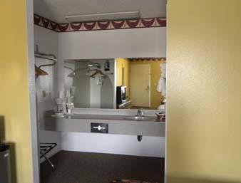 knights inn ontario