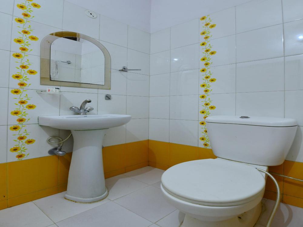 hotel rajlaxmi palace by oyo rooms