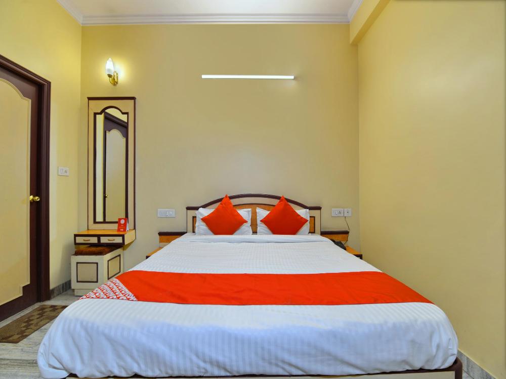 hotel rajlaxmi palace by oyo rooms