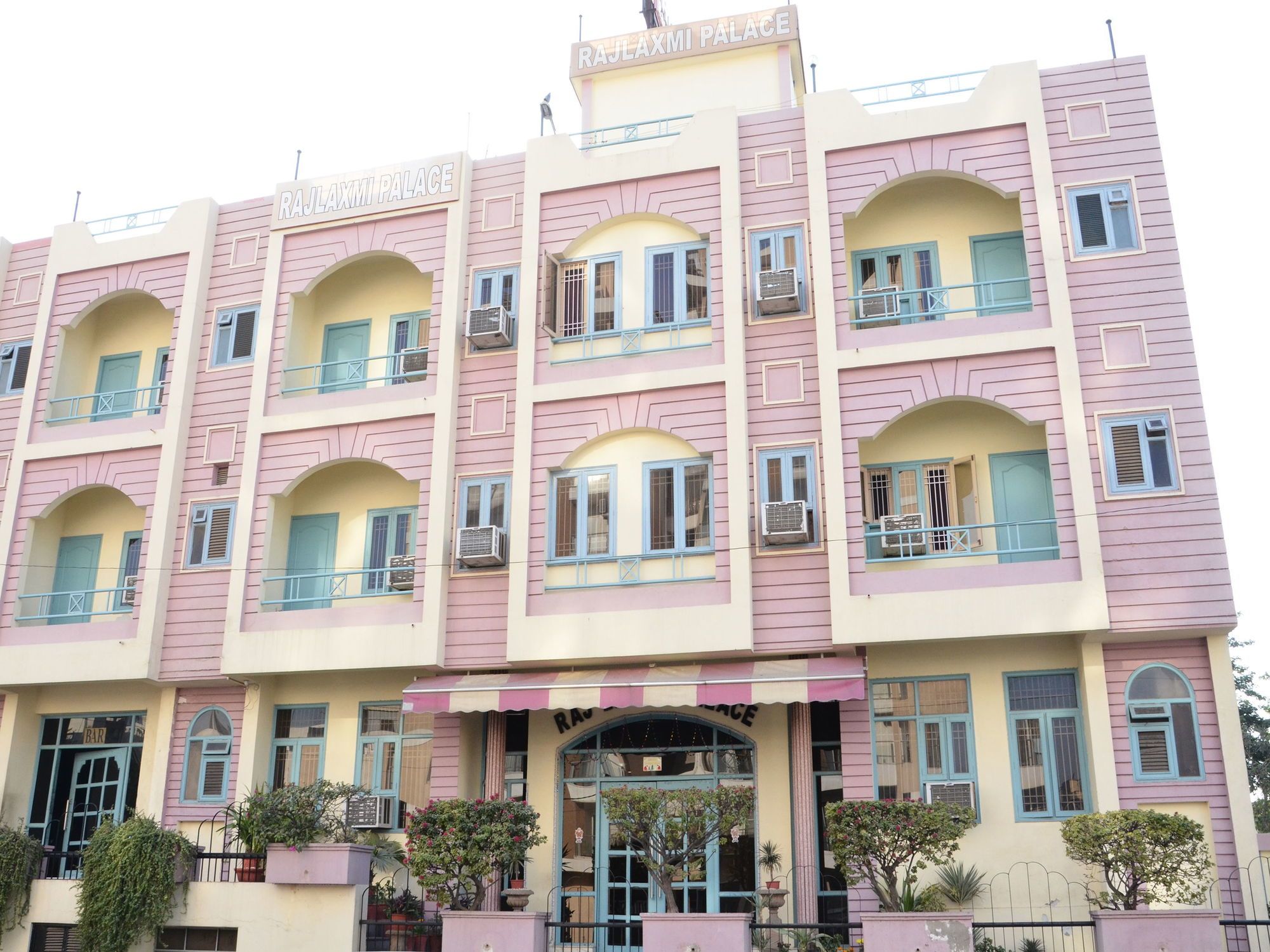 hotel rajlaxmi palace by oyo rooms