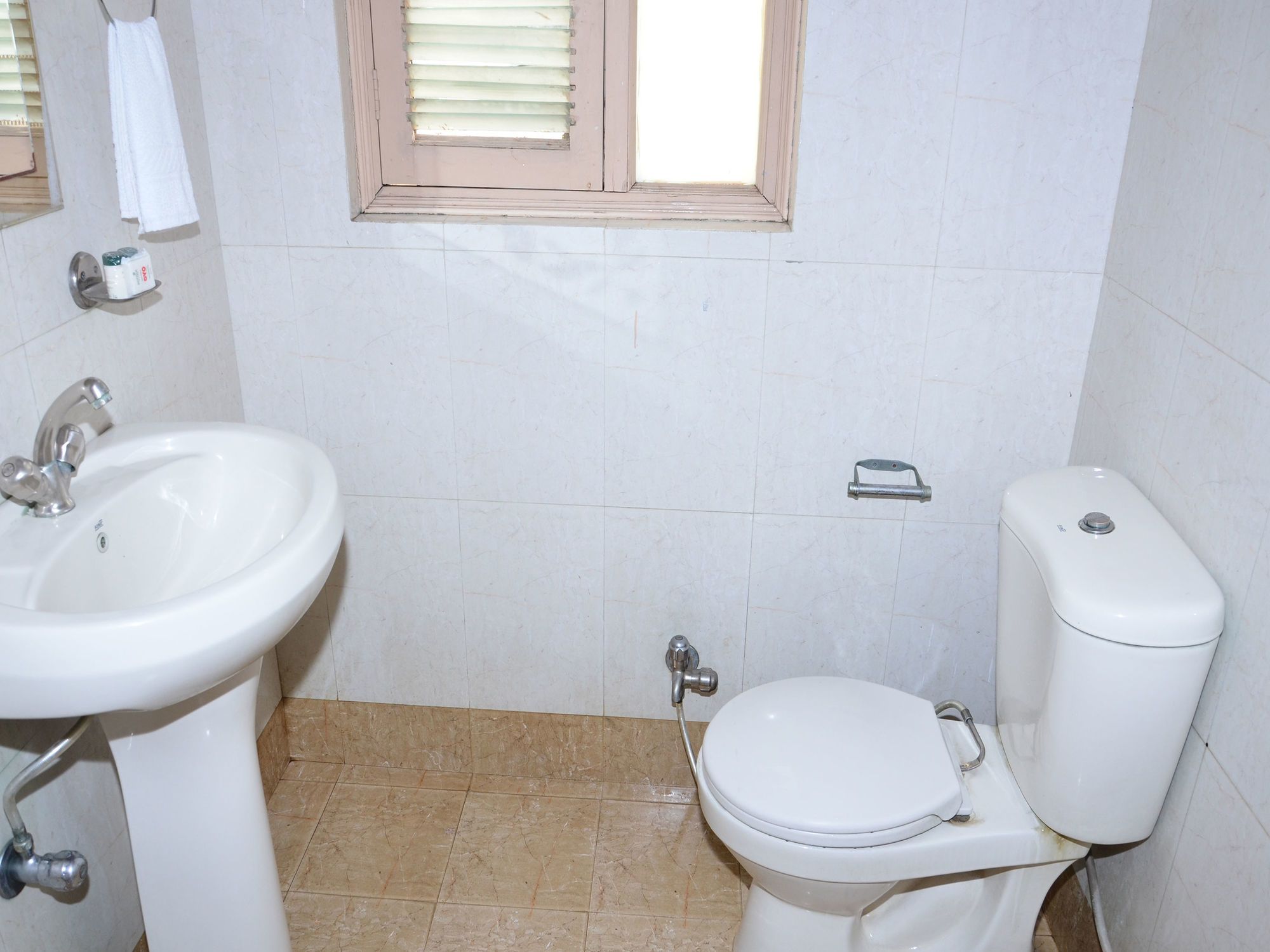 hotel rajlaxmi palace by oyo rooms