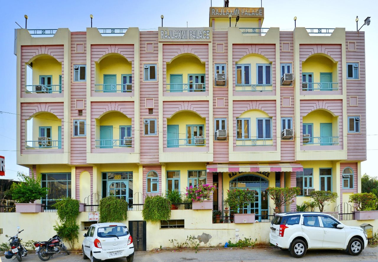 hotel rajlaxmi palace by oyo rooms