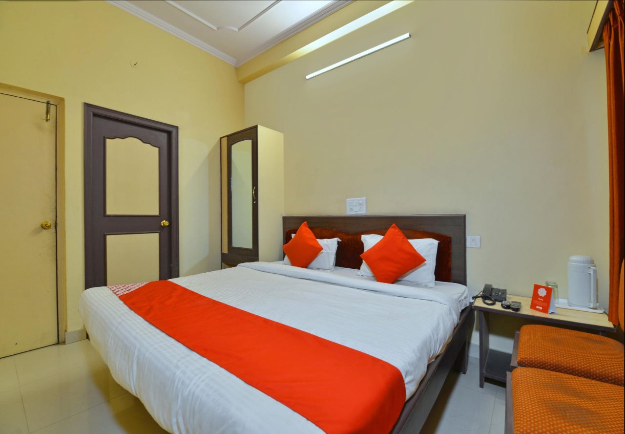 hotel rajlaxmi palace by oyo rooms