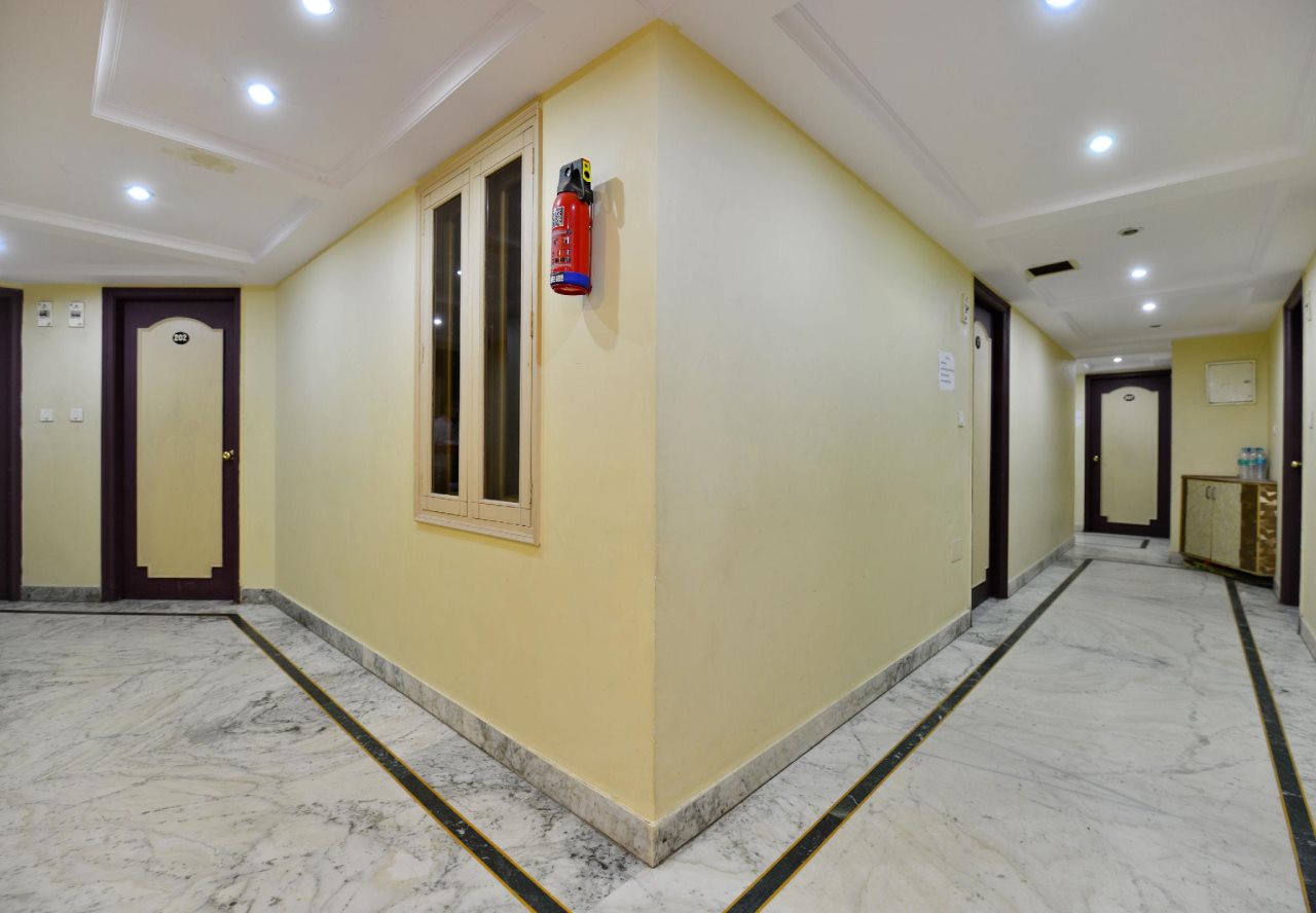 hotel rajlaxmi palace by oyo rooms