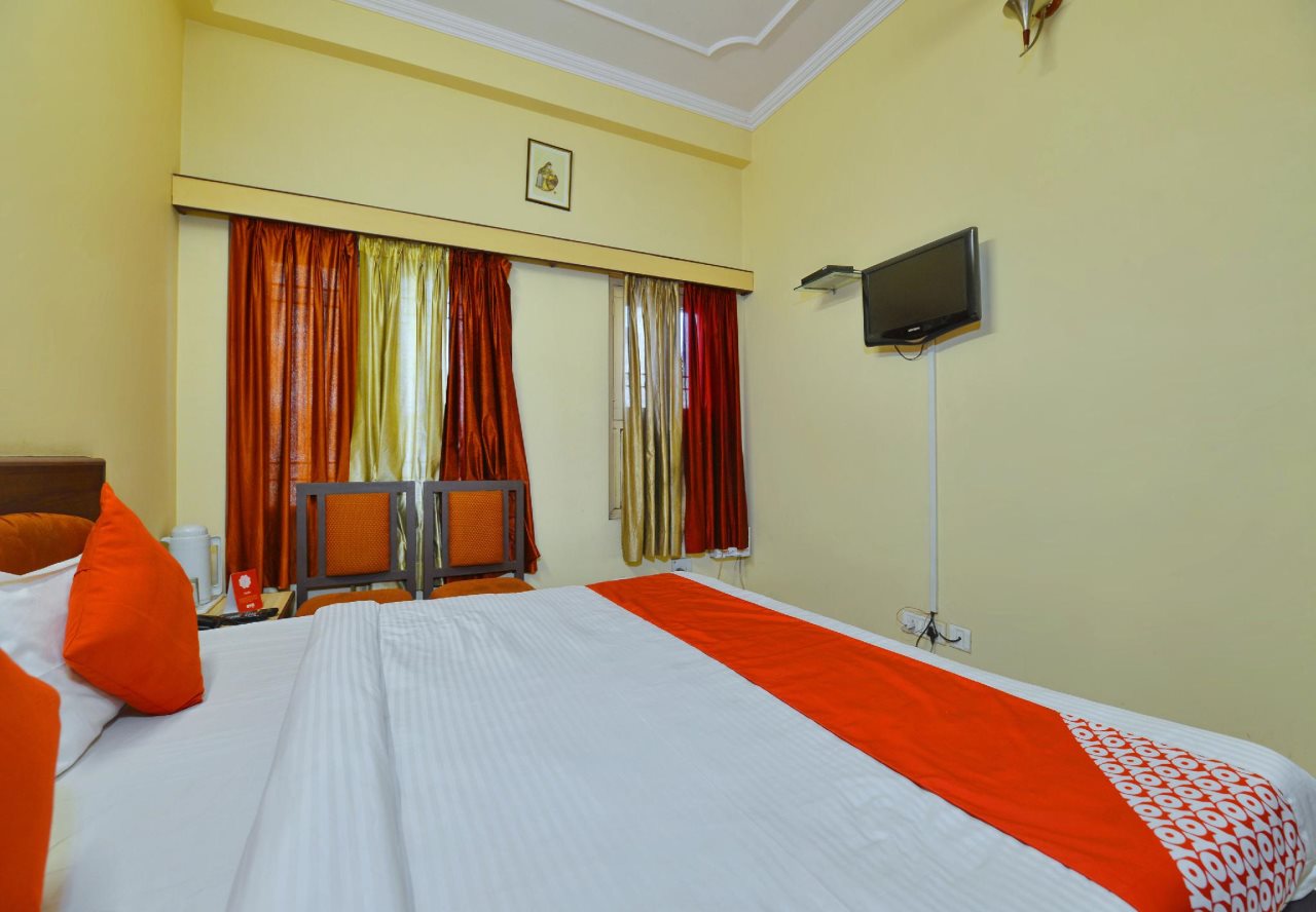 hotel rajlaxmi palace by oyo rooms