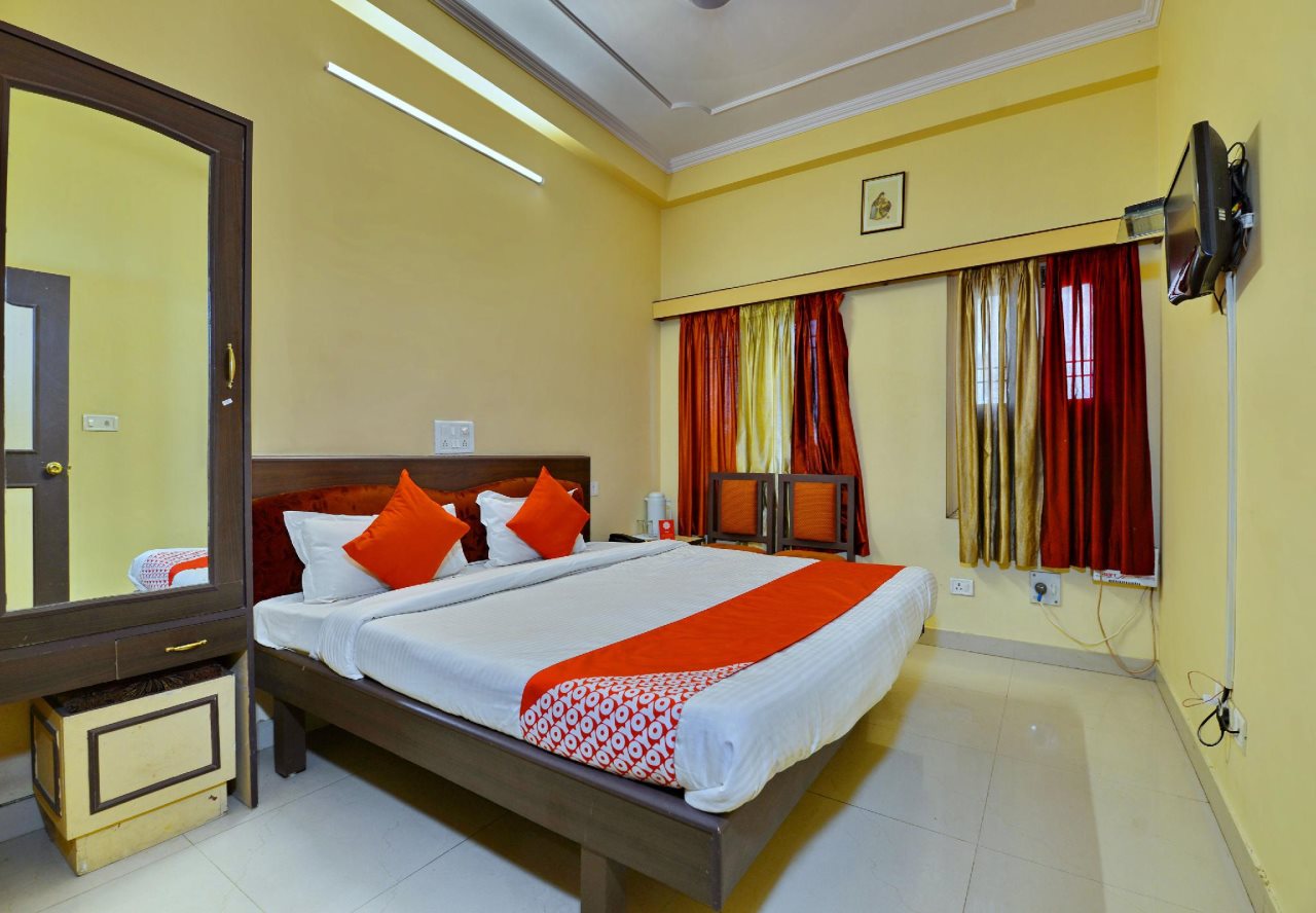 hotel rajlaxmi palace by oyo rooms