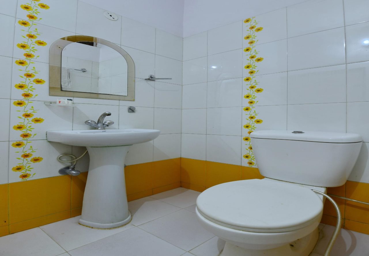 hotel rajlaxmi palace by oyo rooms