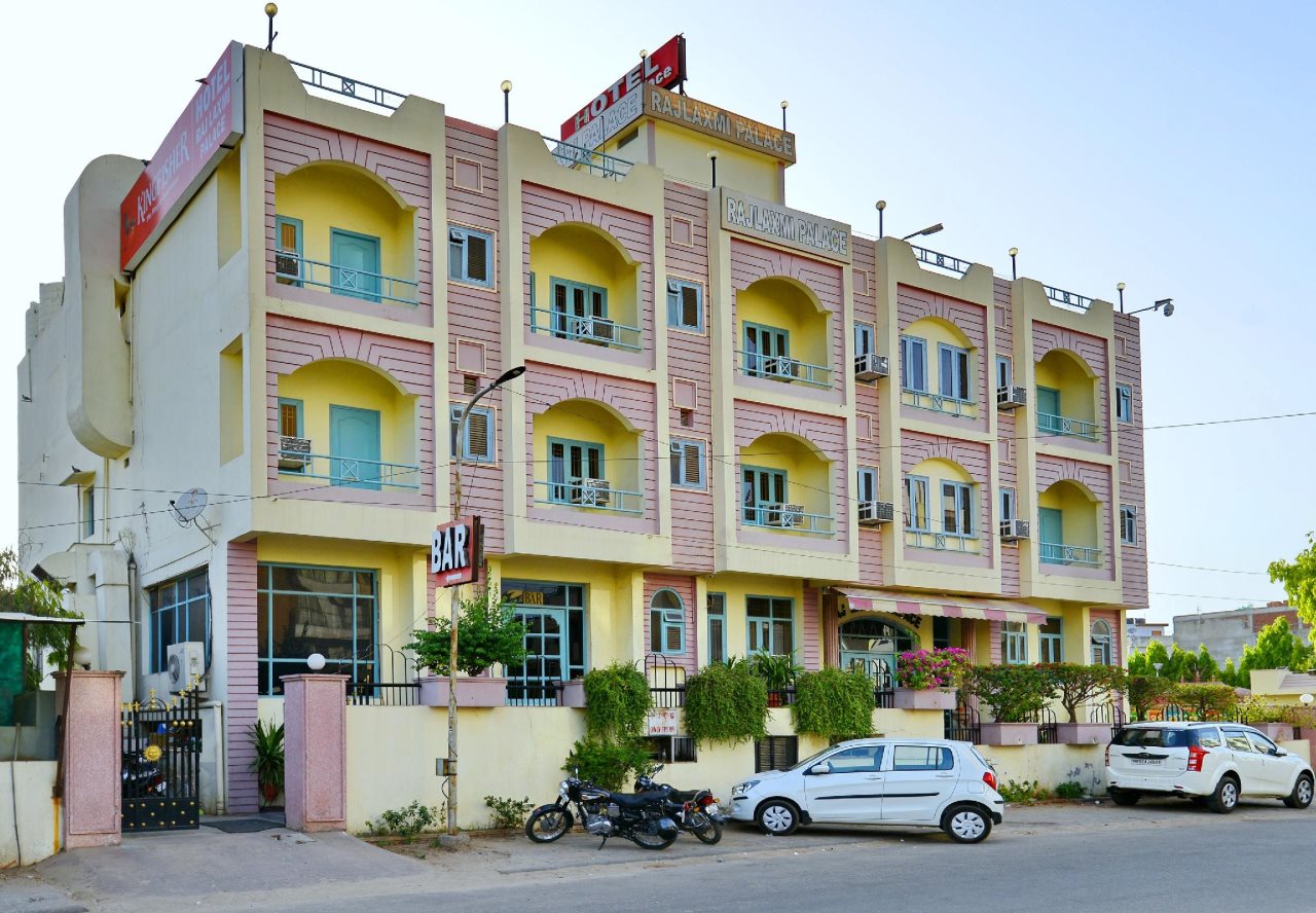 hotel rajlaxmi palace by oyo rooms