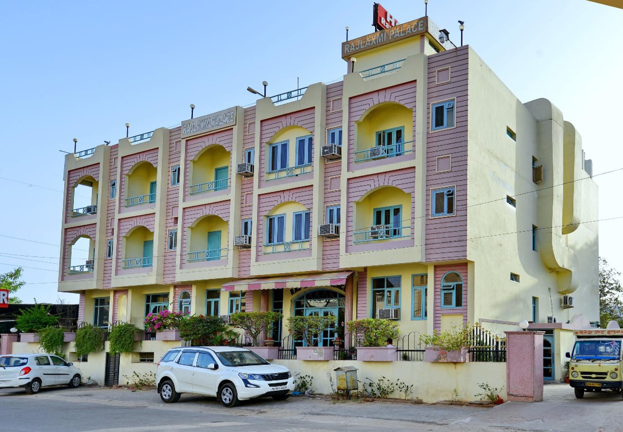 hotel rajlaxmi palace by oyo rooms