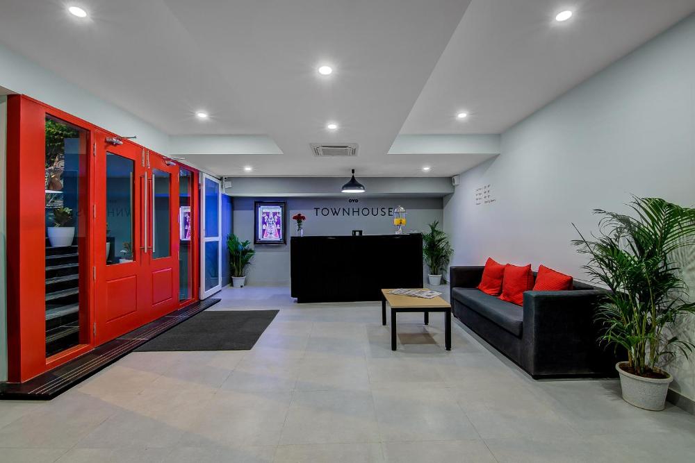 oyo townhouse 040 global village tech park