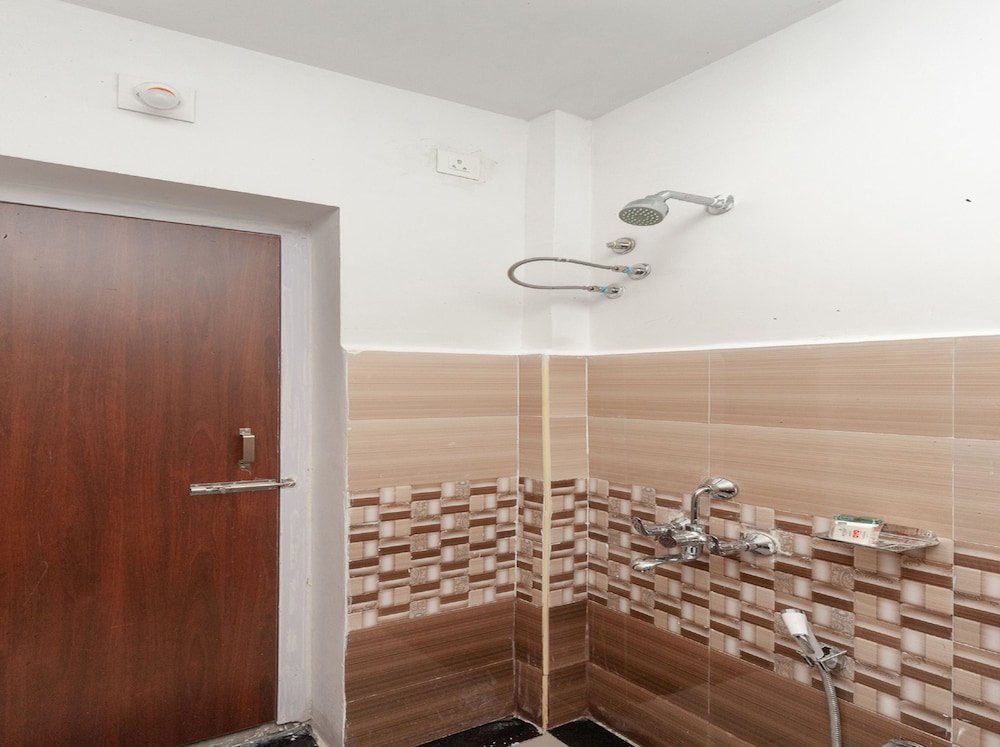 capital o 27775 hotel srinivasa residency