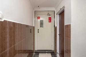 capital o 27775 hotel srinivasa residency
