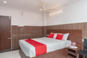 capital o 27775 hotel srinivasa residency