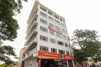 capital o 27775 hotel srinivasa residency